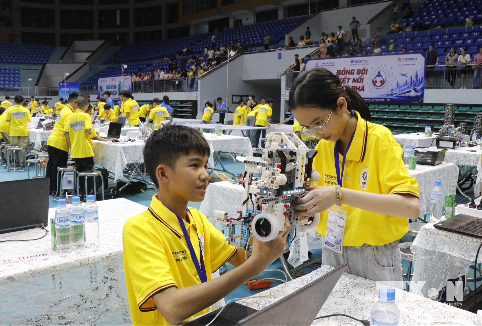 Giải Robocon giúp học sinh Bắc Ninh hào hứng tham gia nghiên cứu khoa học. (Ảnh: Thanh Thương/TTXVN)
